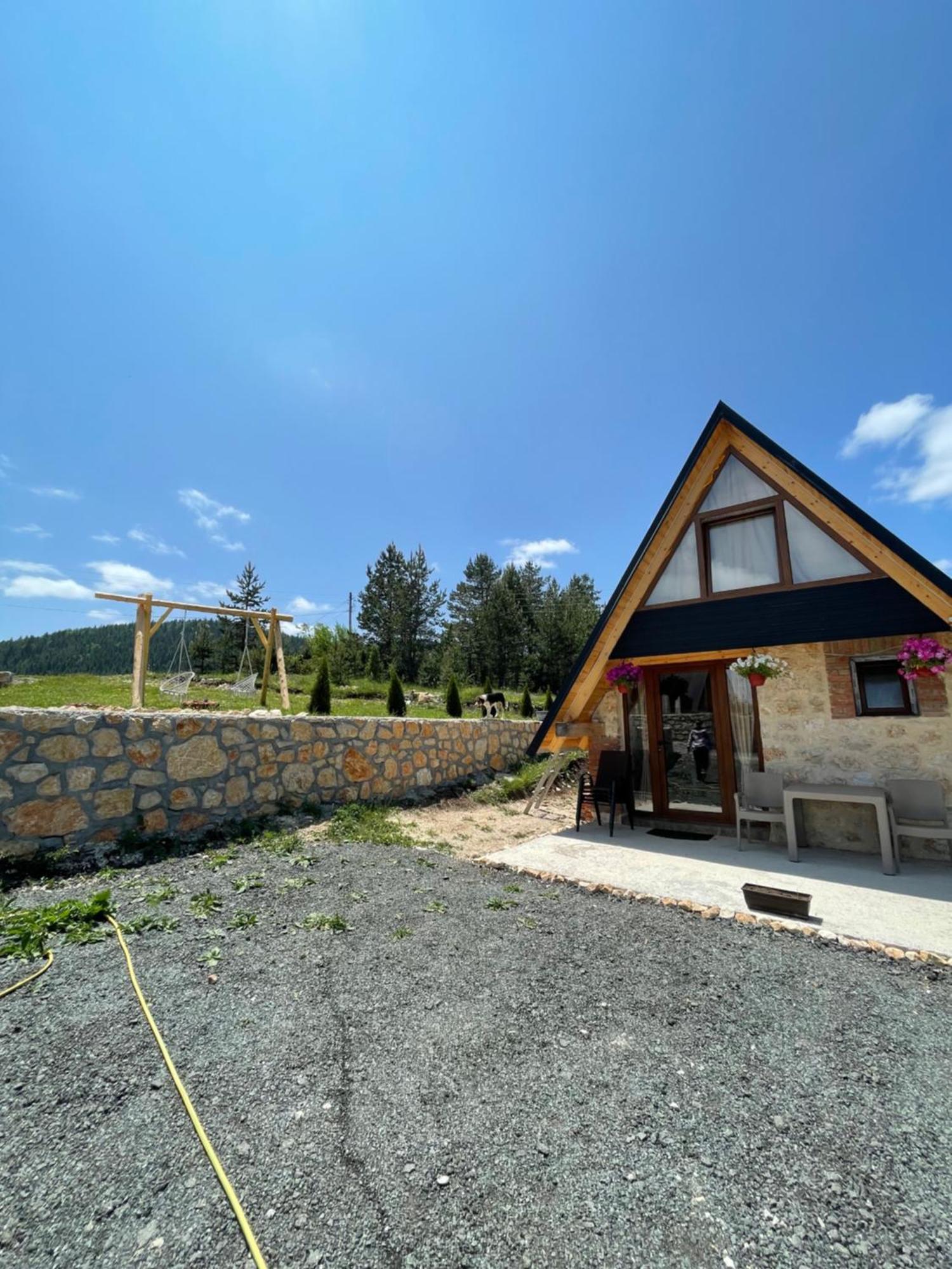 Villa Vrela *